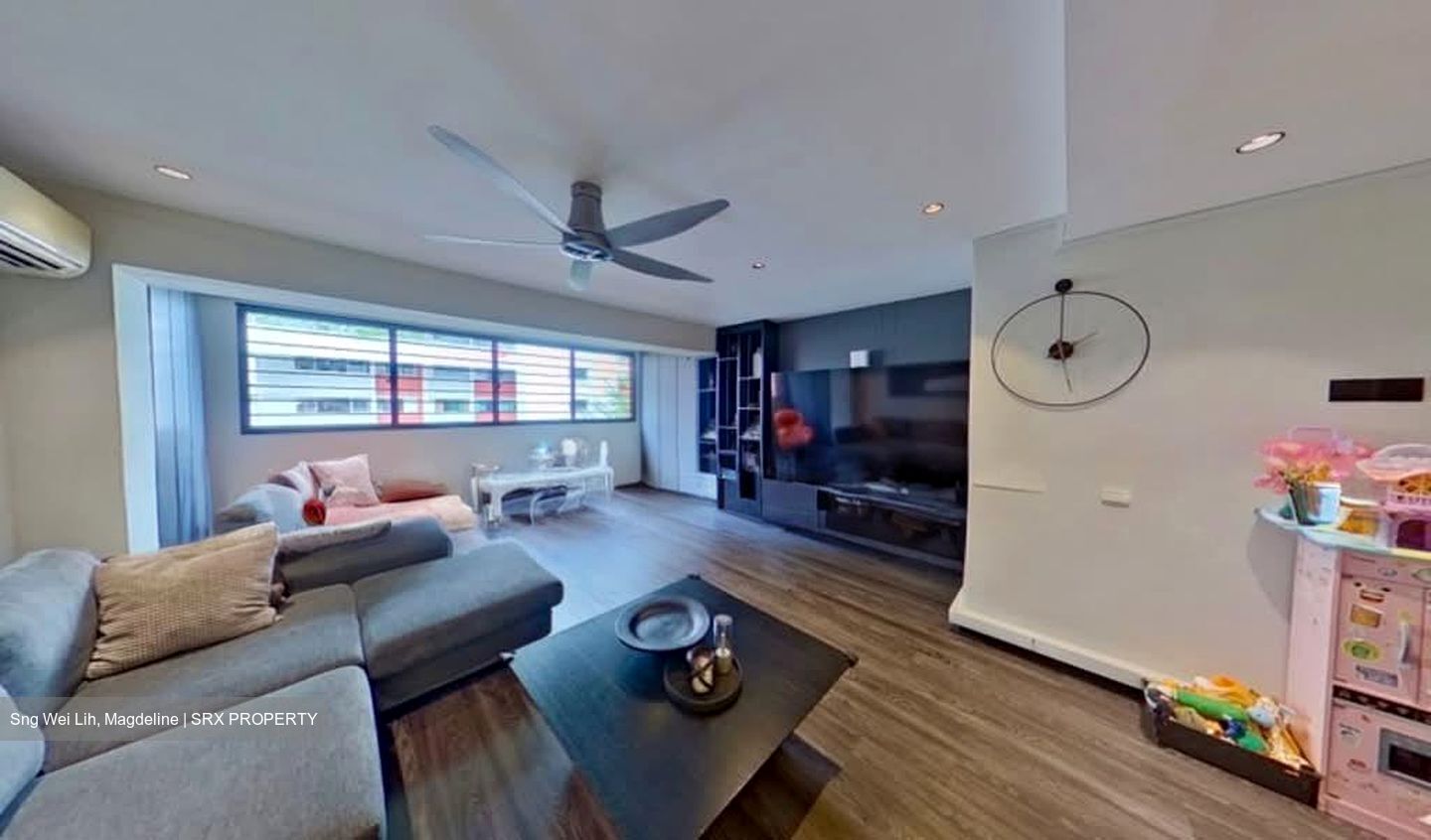 Blk 556 Jurong West Street 42 (Jurong West), HDB Executive #557986201